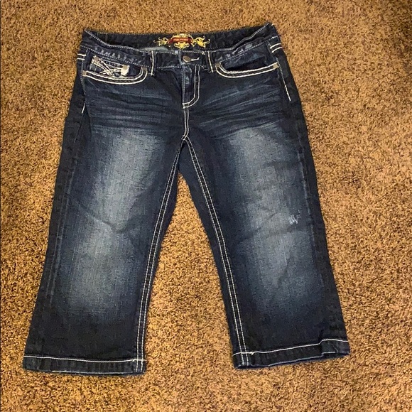 Maurice’s capris - Picture 3 of 4